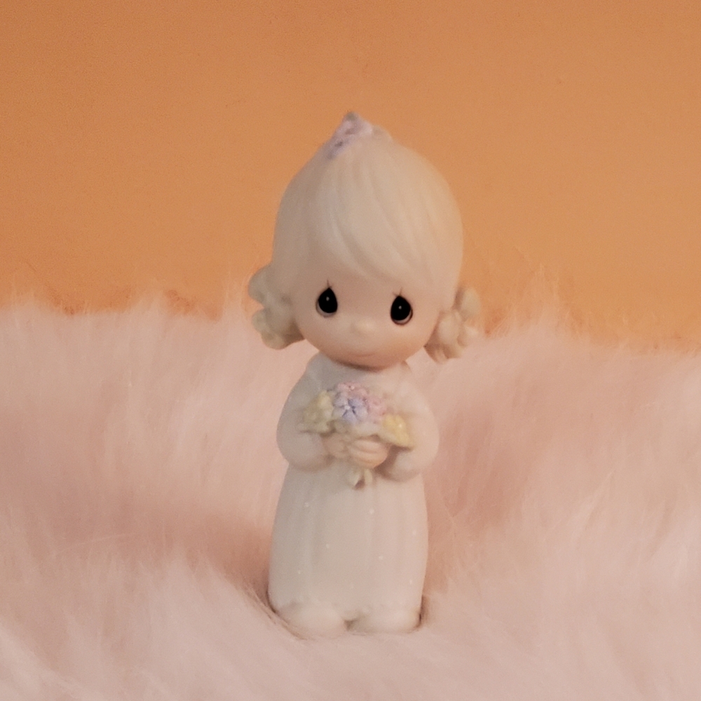 PRECIOUS MOMENTS FIGURINE
